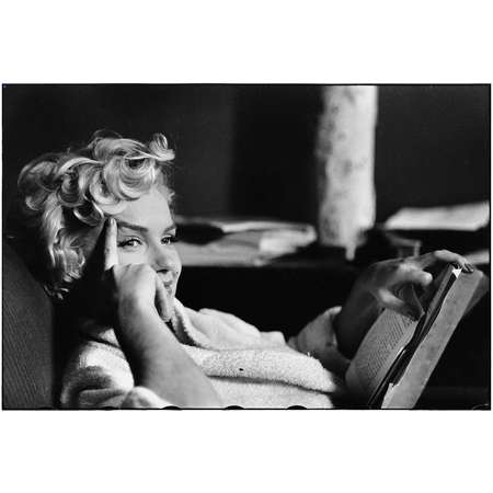 Marilyn Monroe, New York (Reading book)