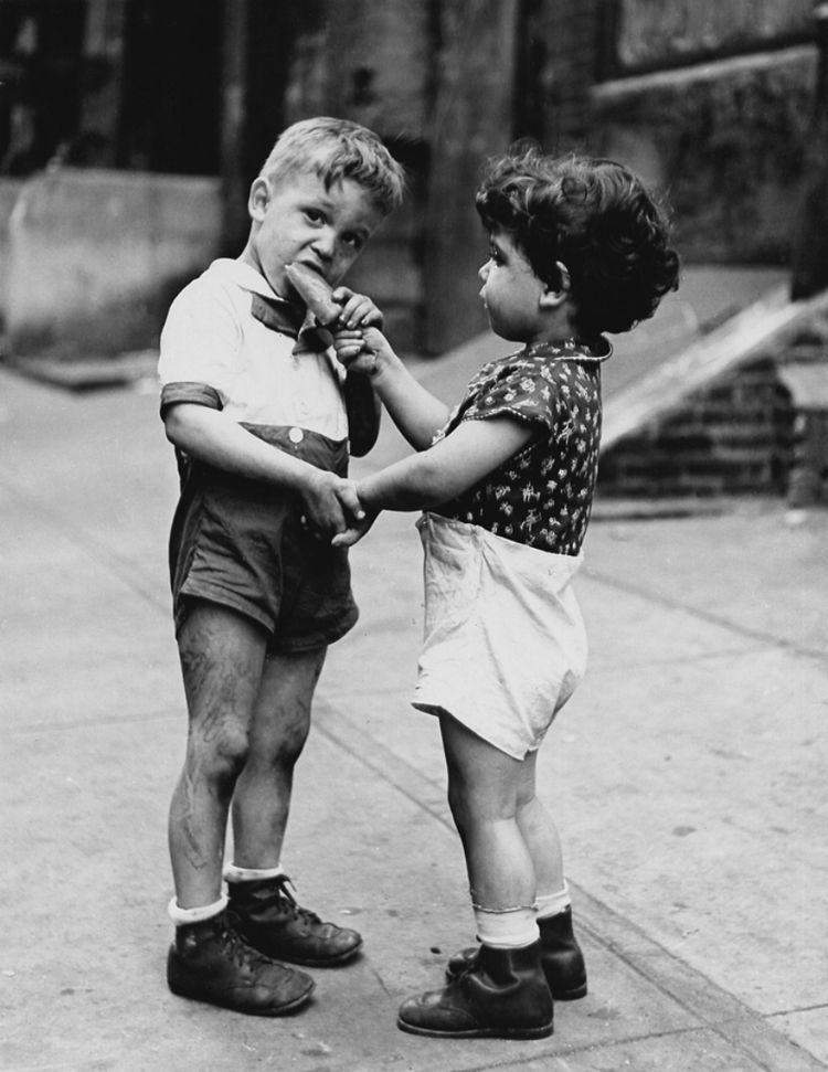 Fred Stein, Untitled (Sharing Ice Cream), Catherine Couturier Gallery