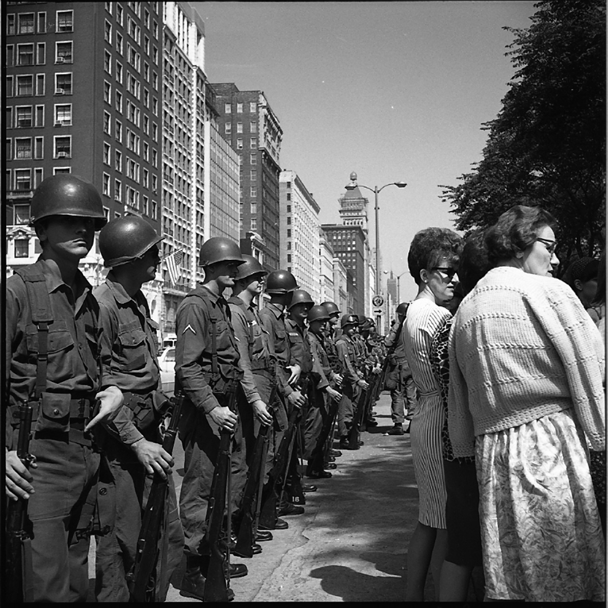 Vivian Maier, Military Line, Civilians, Chicago, 1968